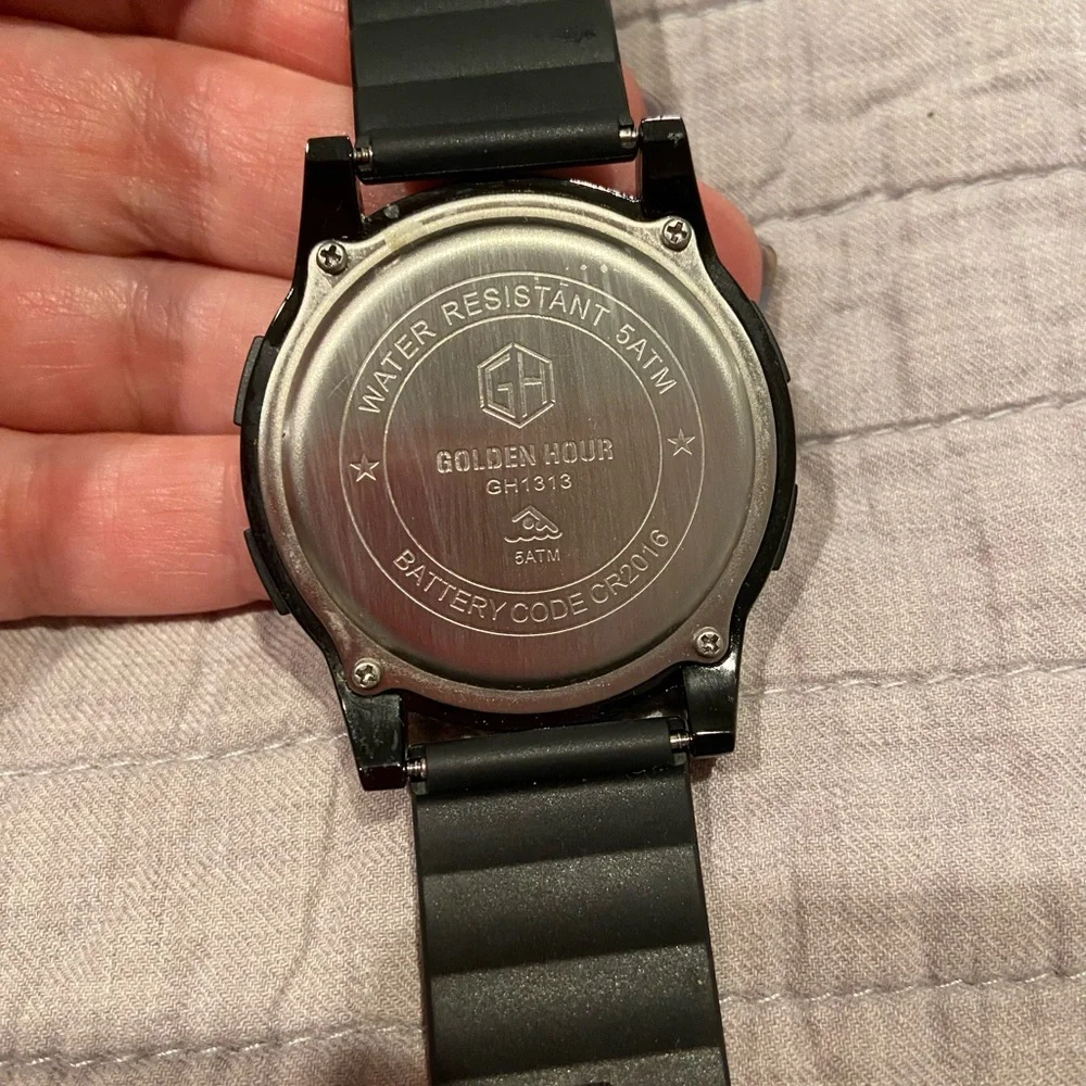 GOLDEN HOUR Ultra-Thin Digital Sports Watch